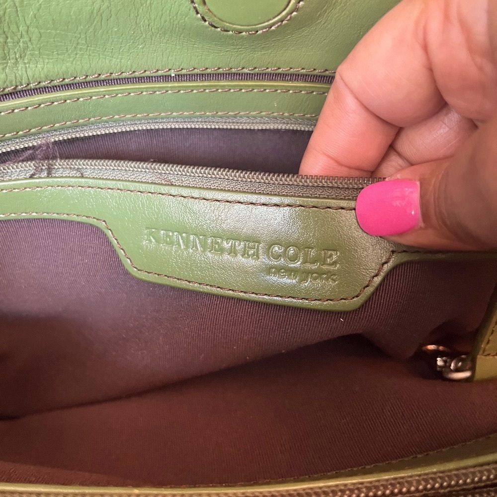 Kenneth Cole Vintage Forest Green Leather Tote w/Steve Madden Floral Pouch (EUC) - Picture 5 of 13